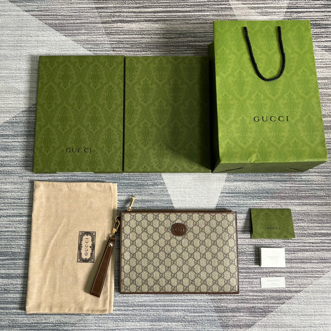Gucci Pouch with Interlocking G Size 30.5*21*1.5cm Style 672953