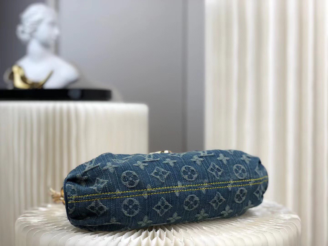 Louis Vuitton M95050 Women Shoulder Bag Size 26*15*9cm