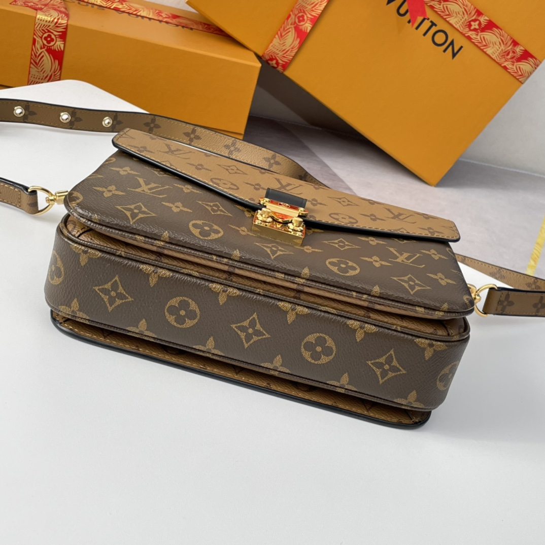 Louis Vuitton M44875 M44876 Pochette Métis Women Bags Size 25*19*7cm