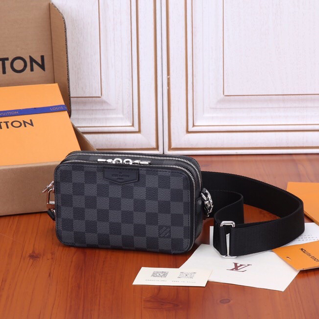 Louis Vuitton M60418 Men Shoulder Bags 18.5*11*6.5cm