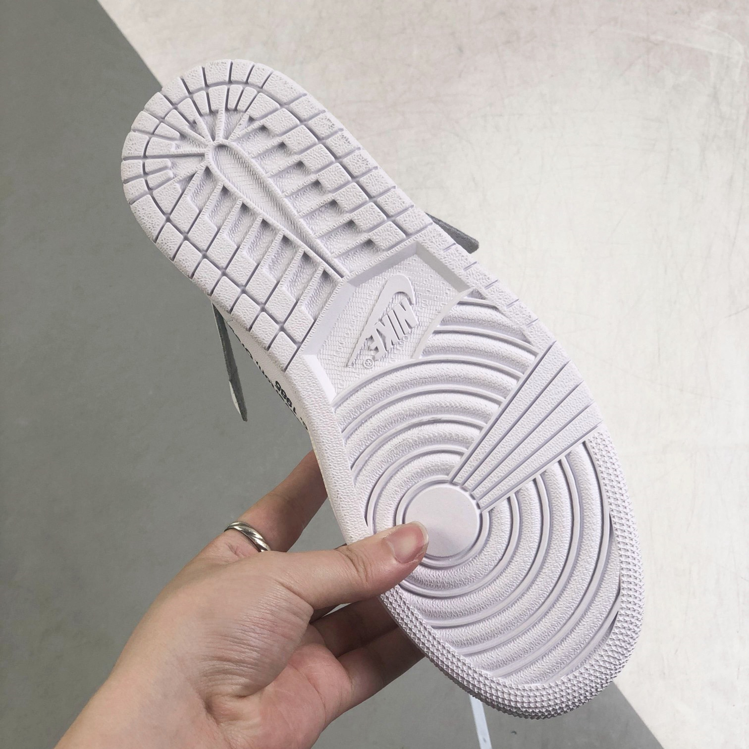 Nike Air Jordan 1 x OFF White High Top Sneakers Shoes Gr. 36-46