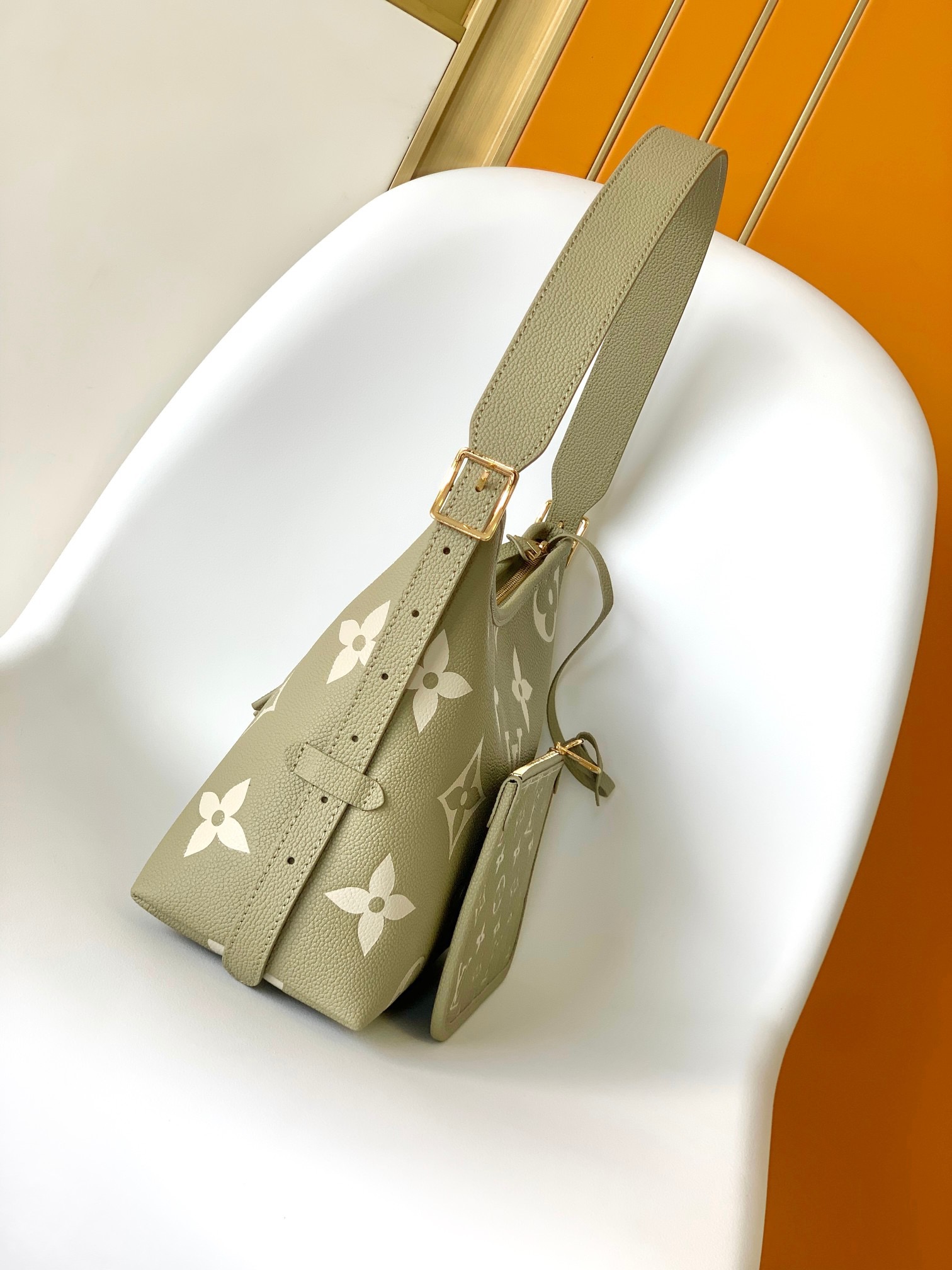 Louis Vuitton M46672 CarryAll Women Bags Size 29*24*12cm