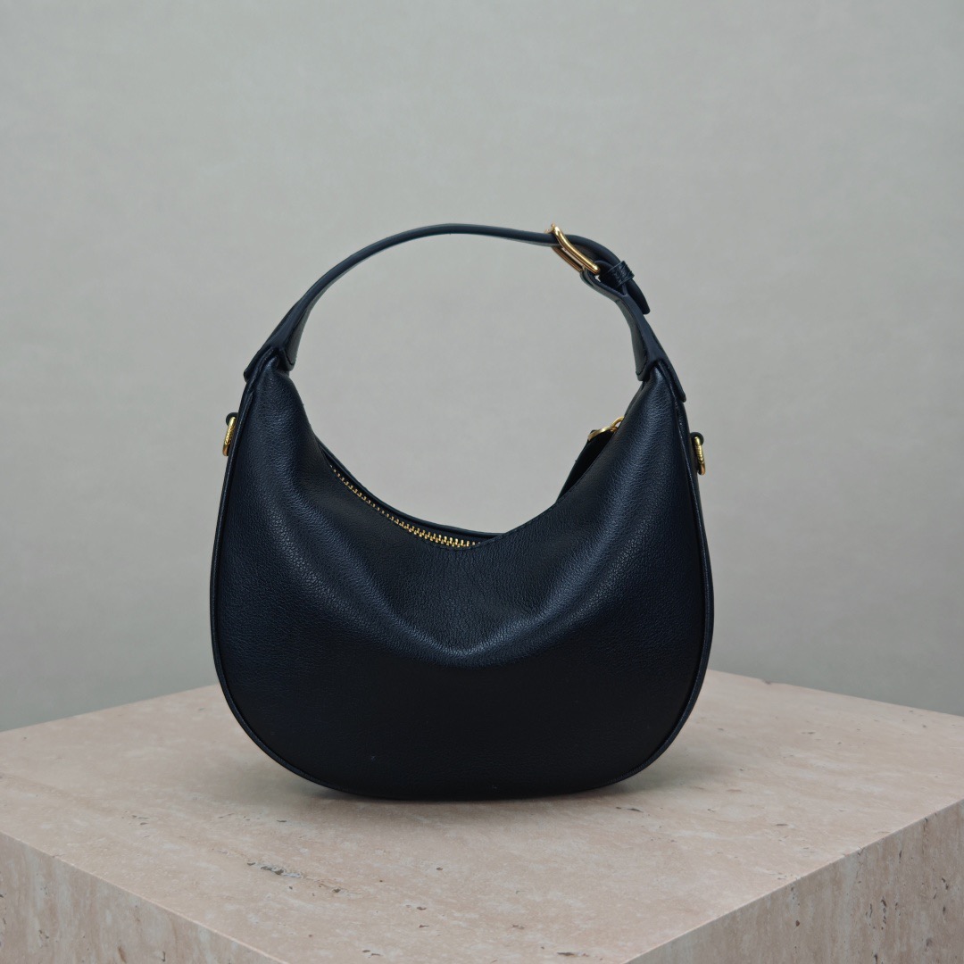 Celine 25ss Lulu Shoulder Bags Size 24*21*5cm