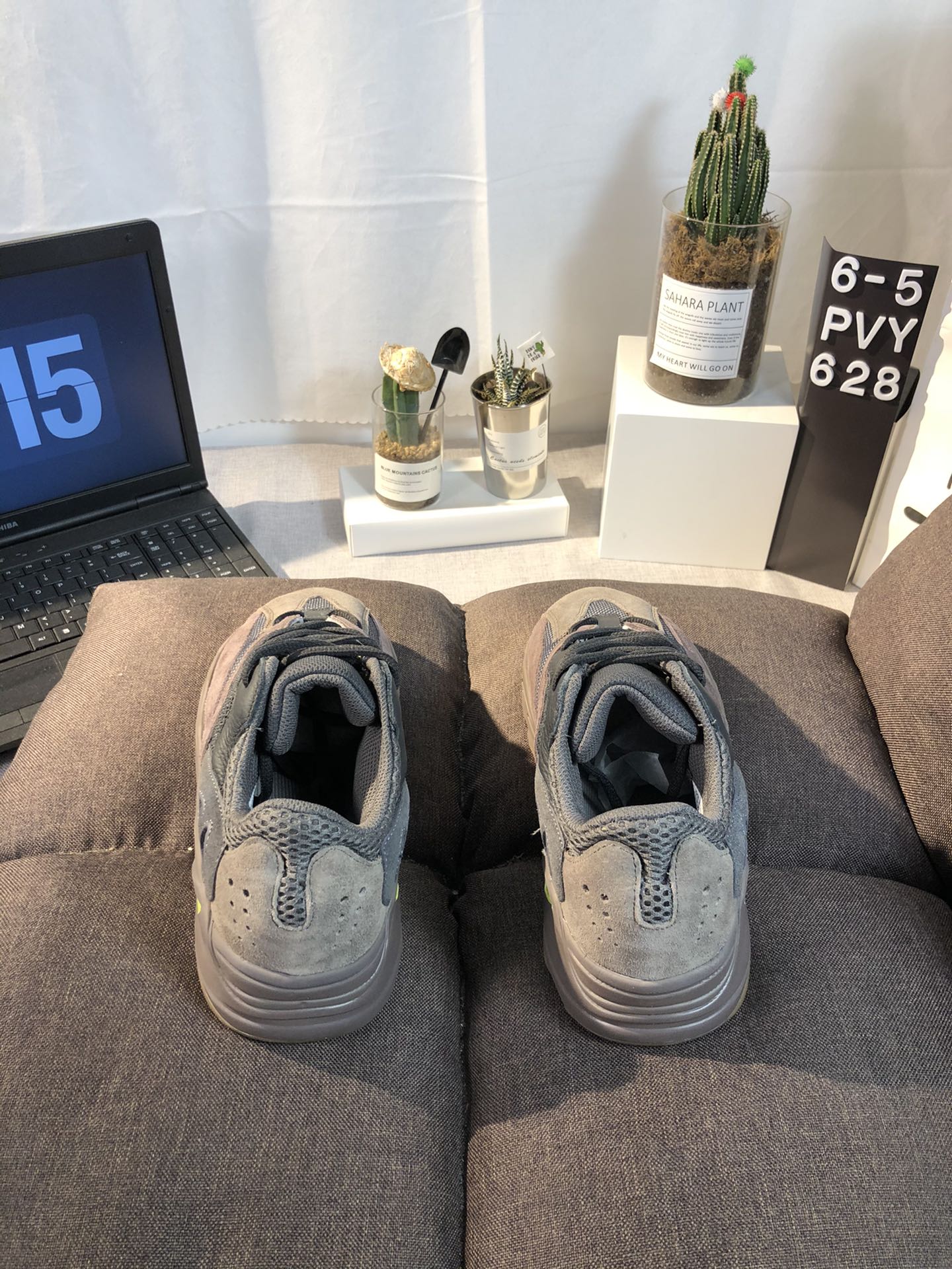 Yeezy 700 Boost Mens/Women's Sneakers Shoes 36 - 45