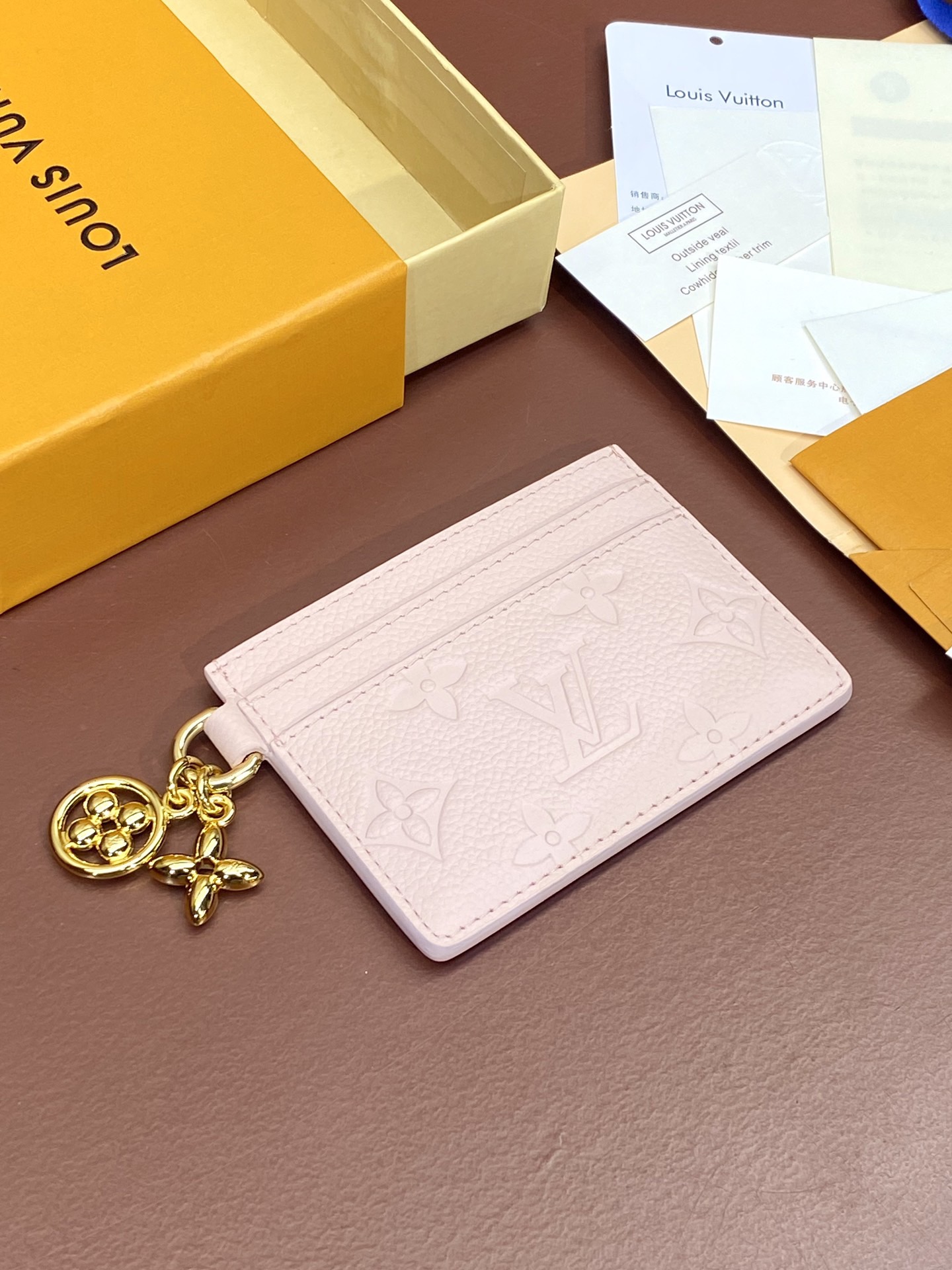 Louis Vuitton M82132 Card Holder Size 10*7cm