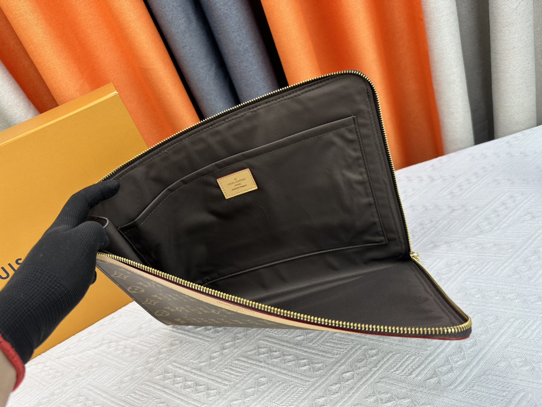 Louis Vuitton M82540 Pochette Jour Clutch Bags Size 35*25*2cm