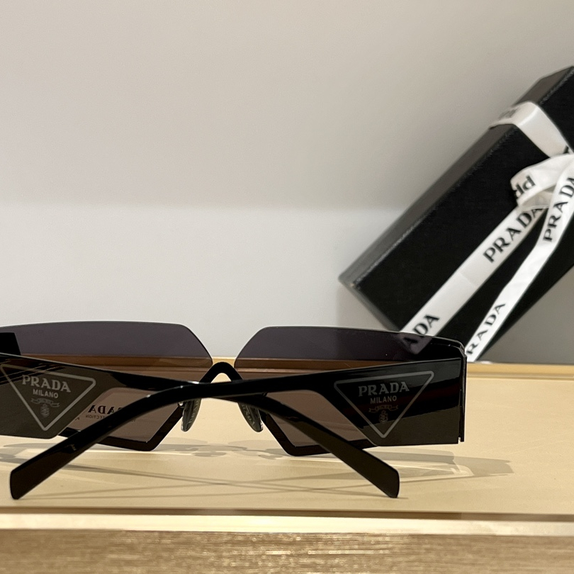 Prada Runway sunglasses SPR58Z