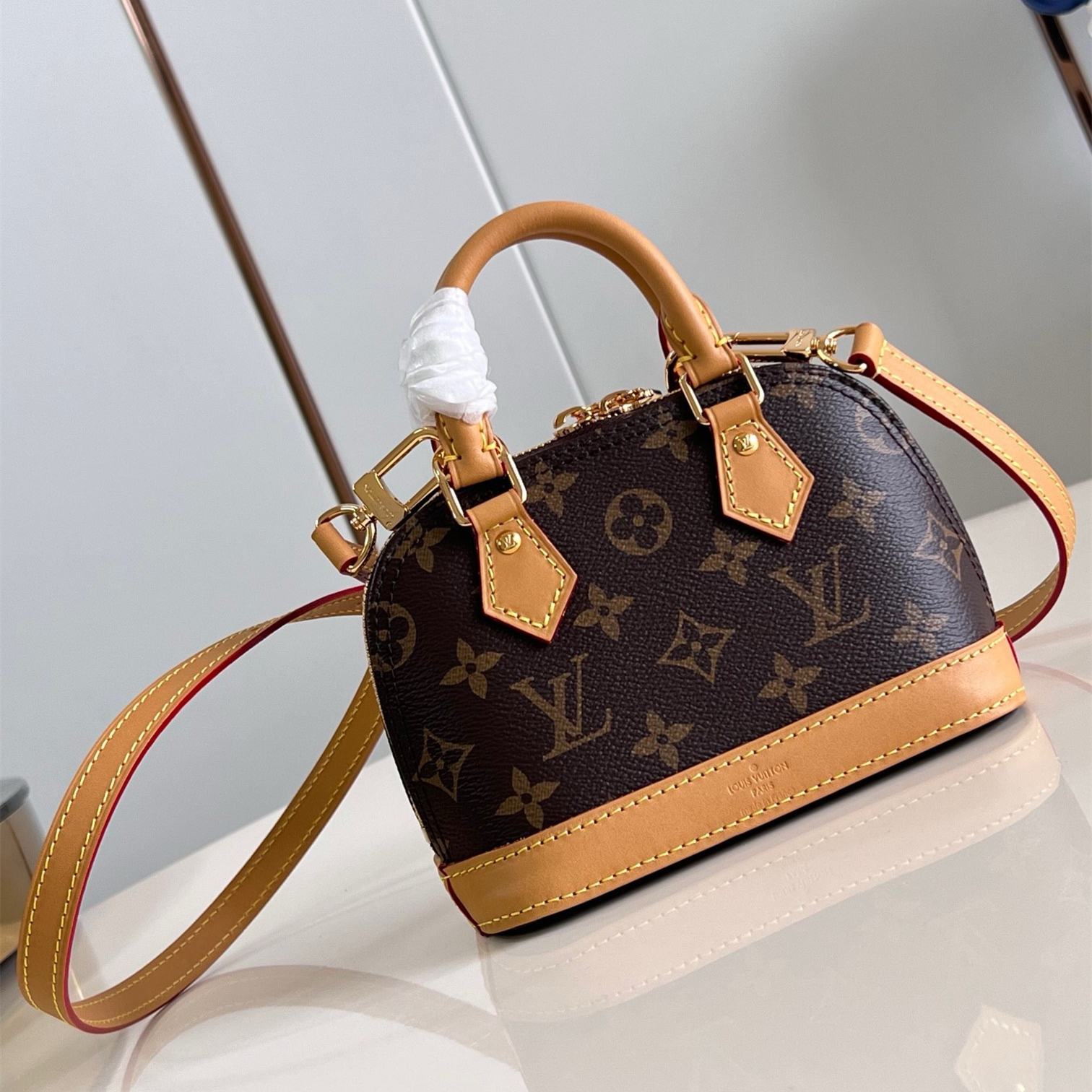 Louis Vuitton M53152 Alma Women Bags Size 18*12*8cm