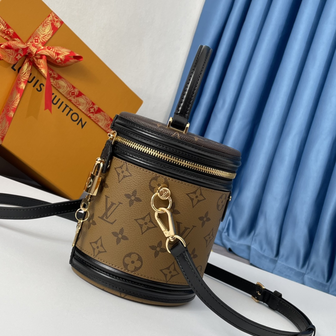 Louis Vuitton M43986 Cannes Women Bags Size 15*15*17cm