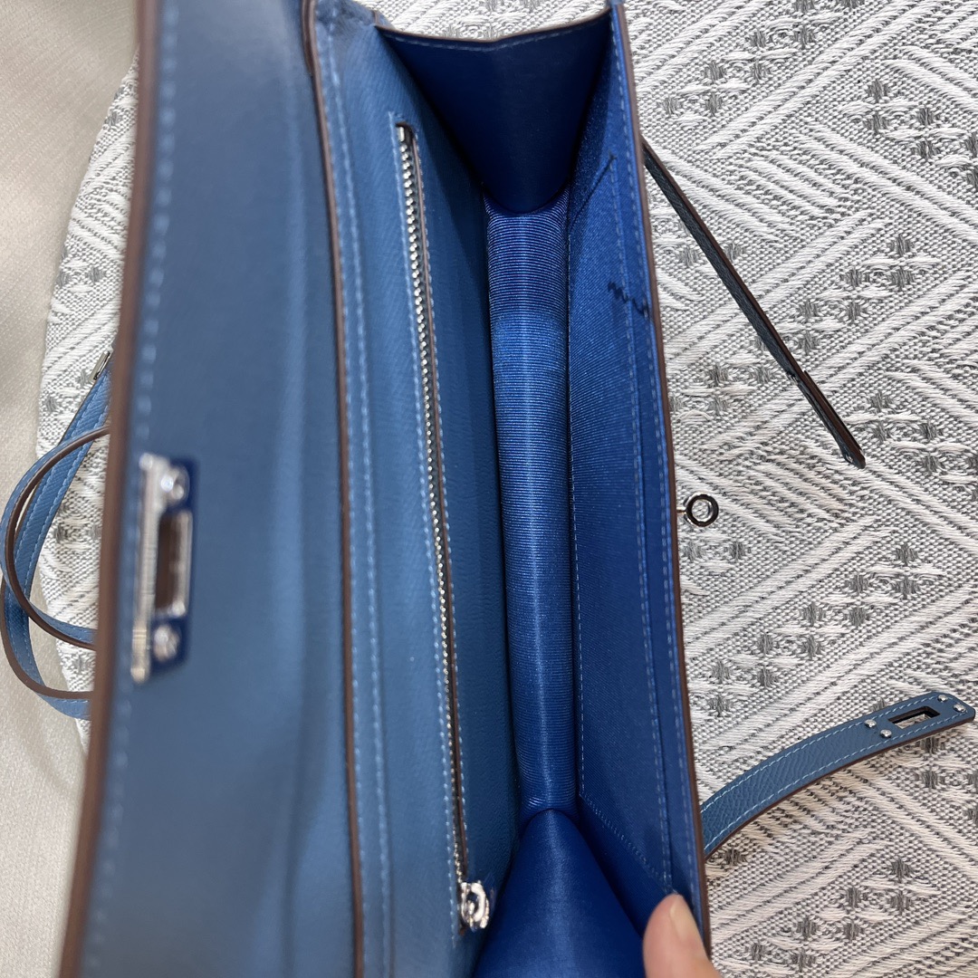 Hermes Elan Shoulder Bags Size 24cm