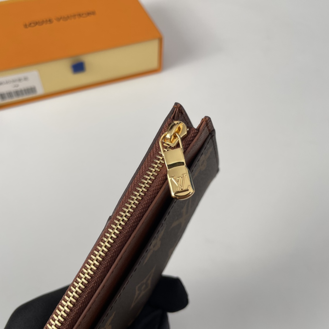 Louis Vuitton M64038 Card Holder Size 14*8cm