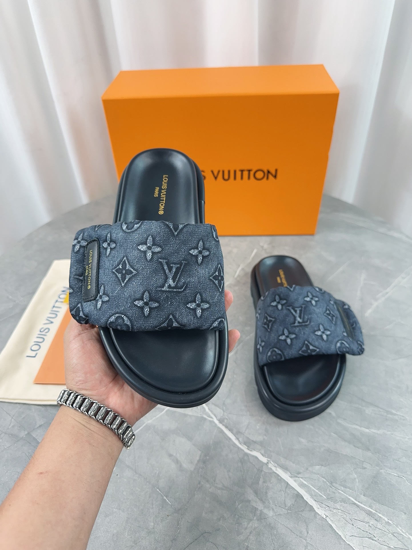 Louis Vuitton 2024ss Pool Pillow Comfort Slippers Size 36-45