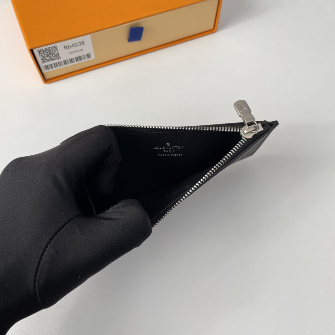 Louis Vuitton M64038 Card Holder Size 14*8cm