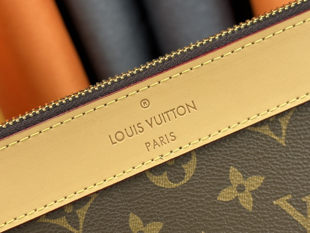 Louis Vuitton M82540 Pochette Jour Clutch Bags Size 35*25*2cm