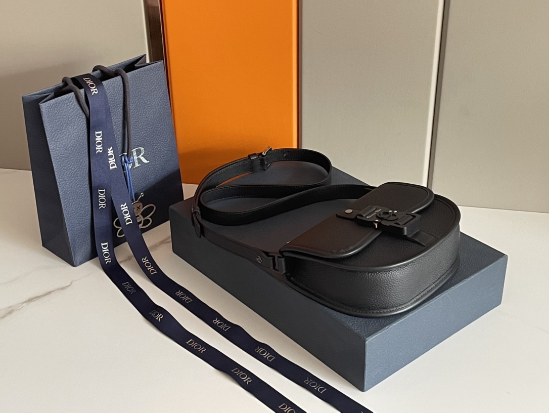 Dior 2022SS Gallop Men Shoulder Bags 20.5*16*5cm