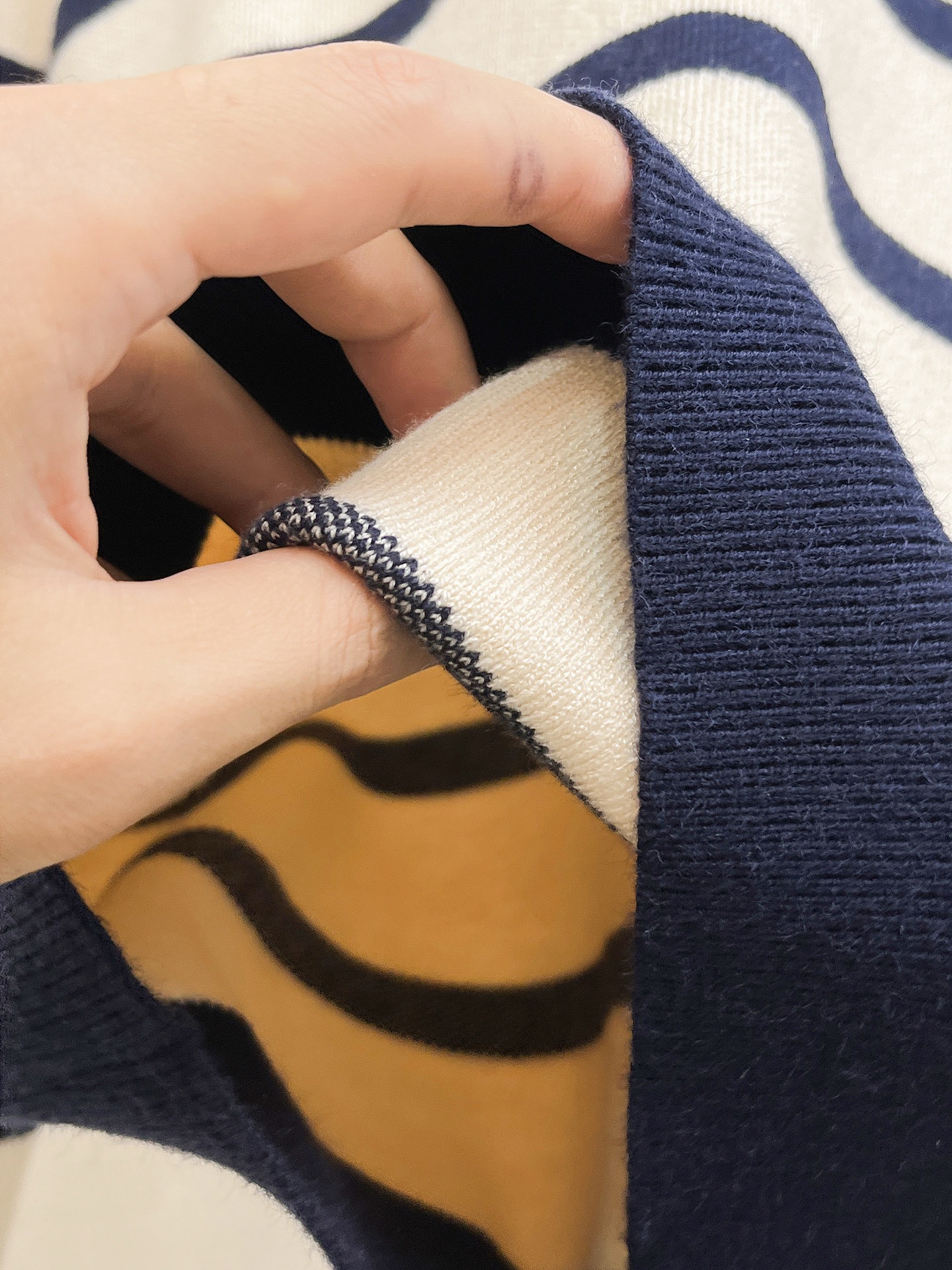 Gucci Unisex Sweatshirt Size M-XXXL