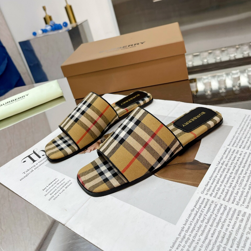 Burberry Women Slippers Size 36-41