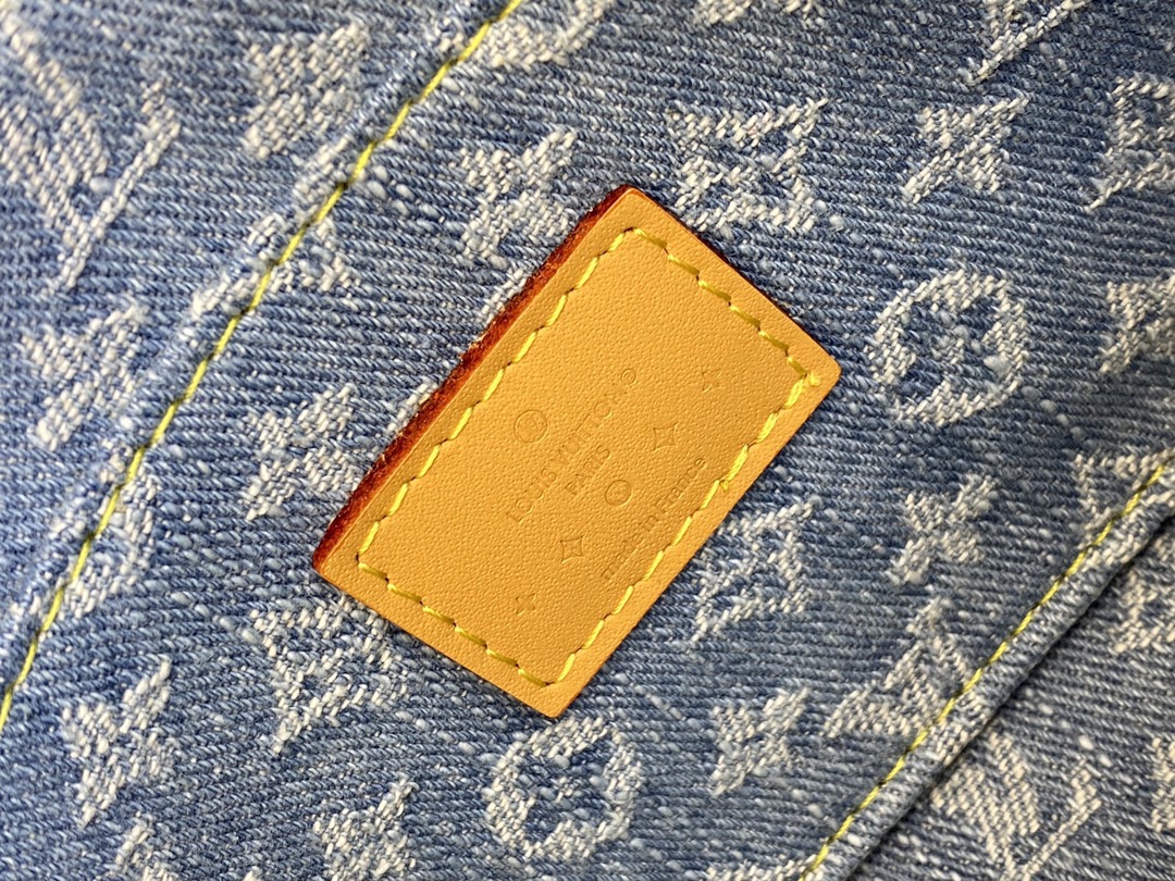 Louis Vuitton M83616 Pochette Cosmétique PM Size 19*12*6cm