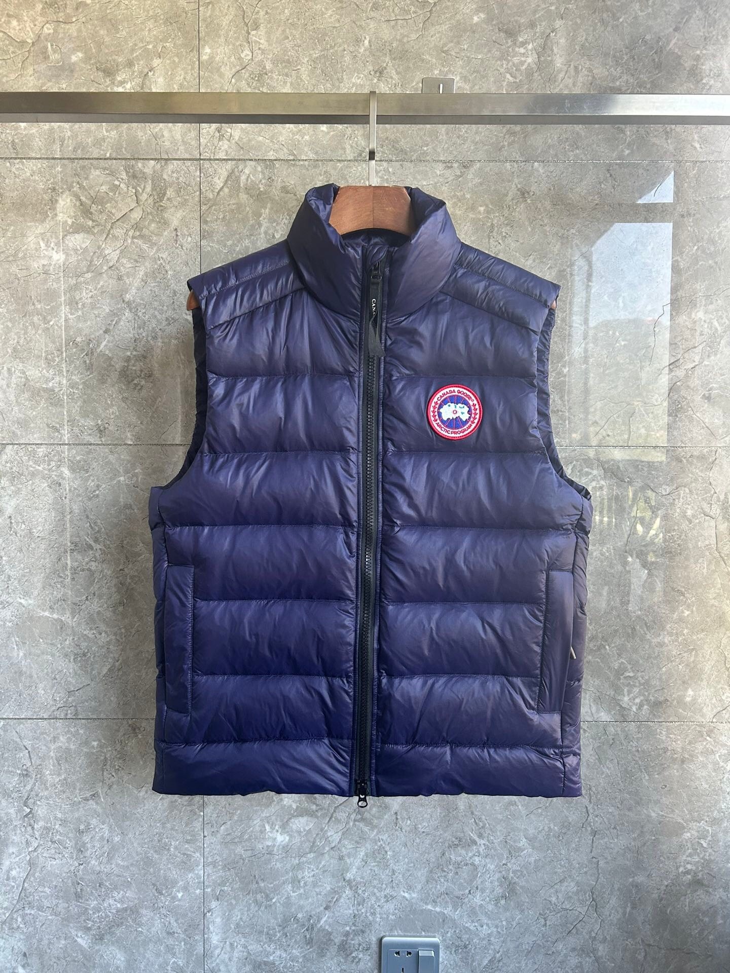 Canada Goose E2229 Crofton Vest-WD Men Winter Vest Size S-XXL