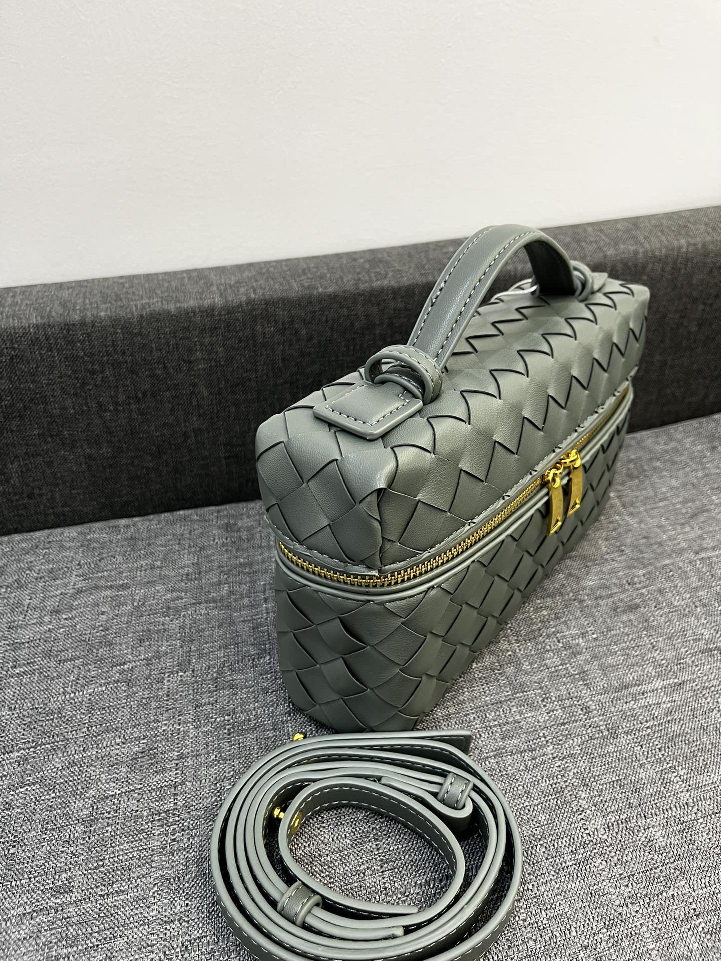 Bottega Veneta Vanity Case Shoulder Bags 24*13*6cm