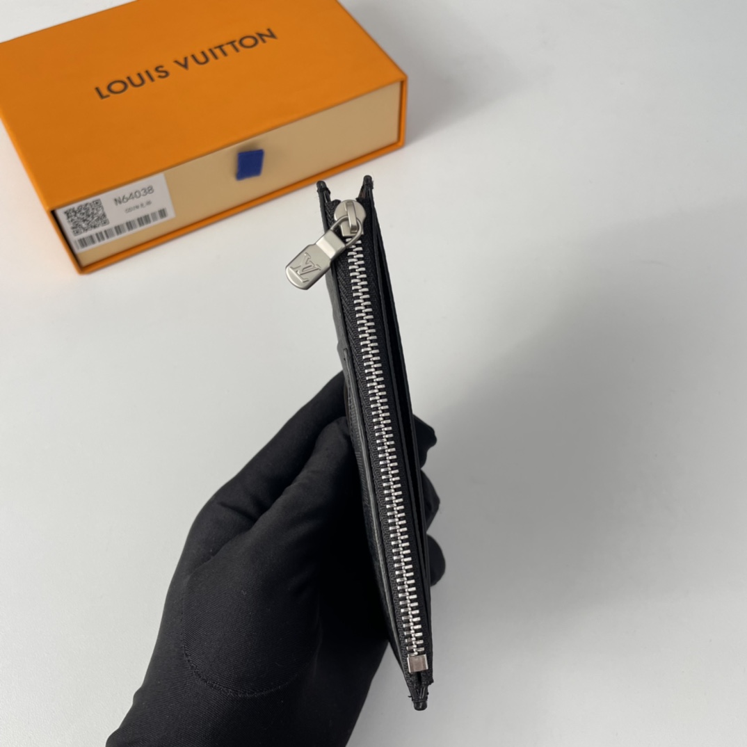 Louis Vuitton M64038 Card Holder Size 14*8cm