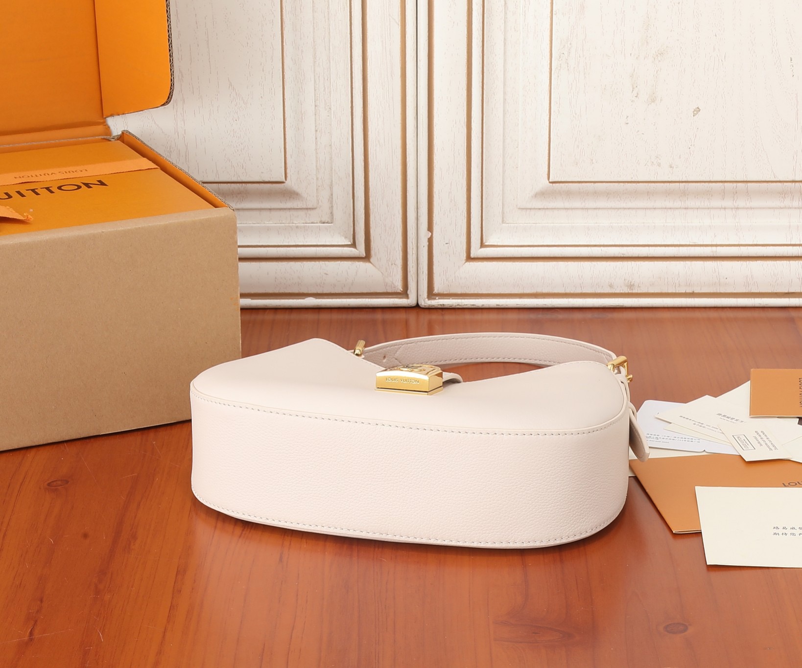 Louis Vuitton M24990 Low Key Shoulder Bag Size 26*18*7cm