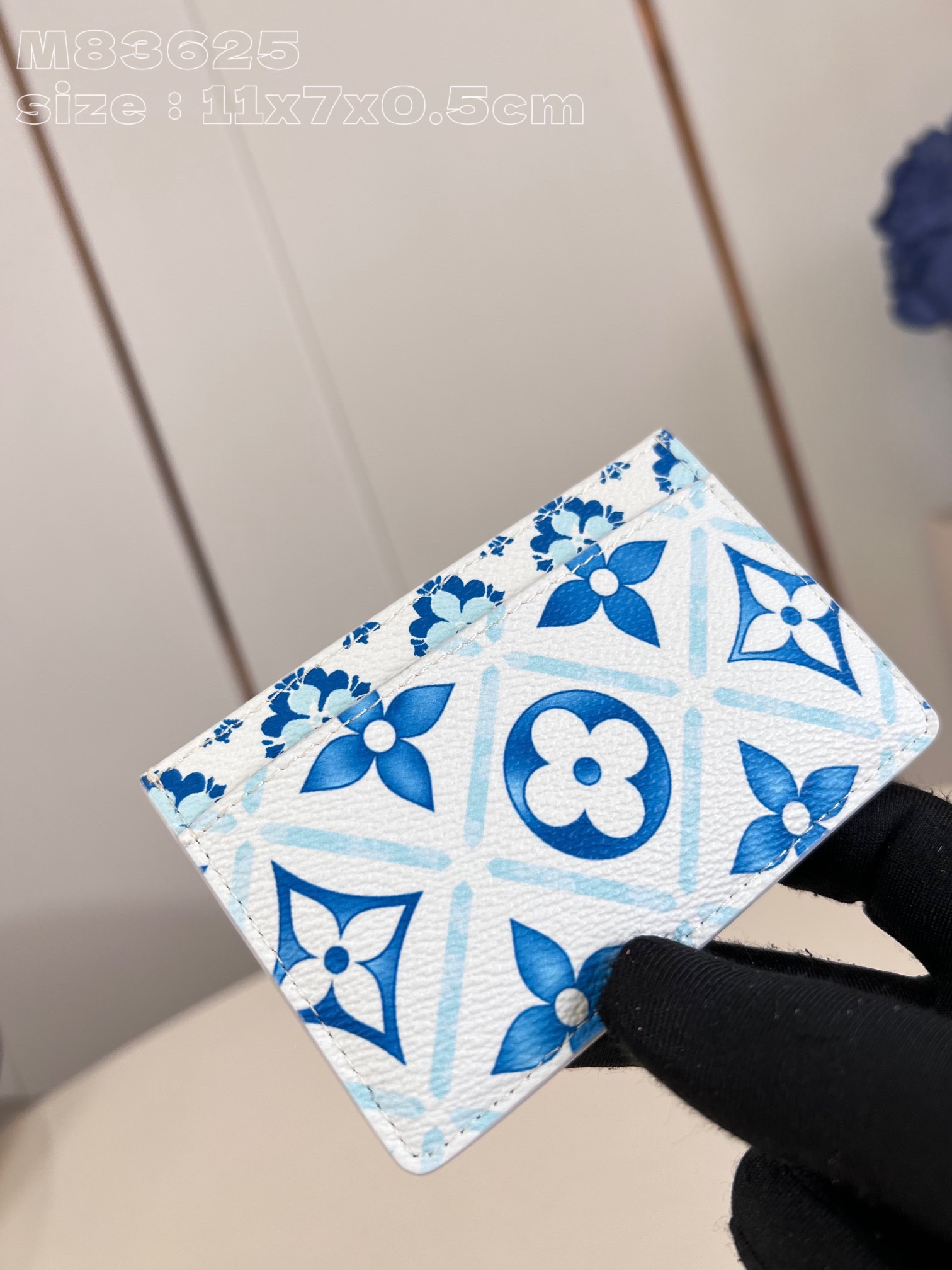 Louis Vuitton M83625 Card Holder Size 11*7*0.5cm