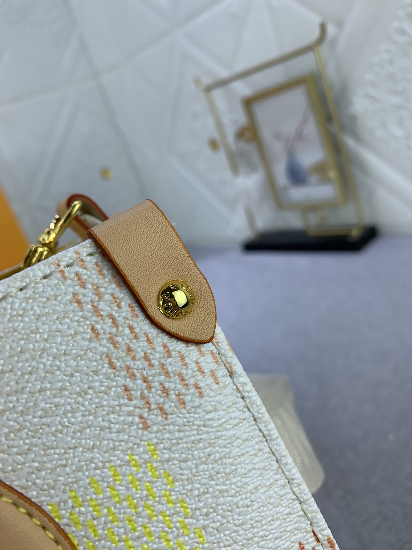 Louis Vuitton M46373 OnTheGo Shoulder Bags Size 25*19*11cm