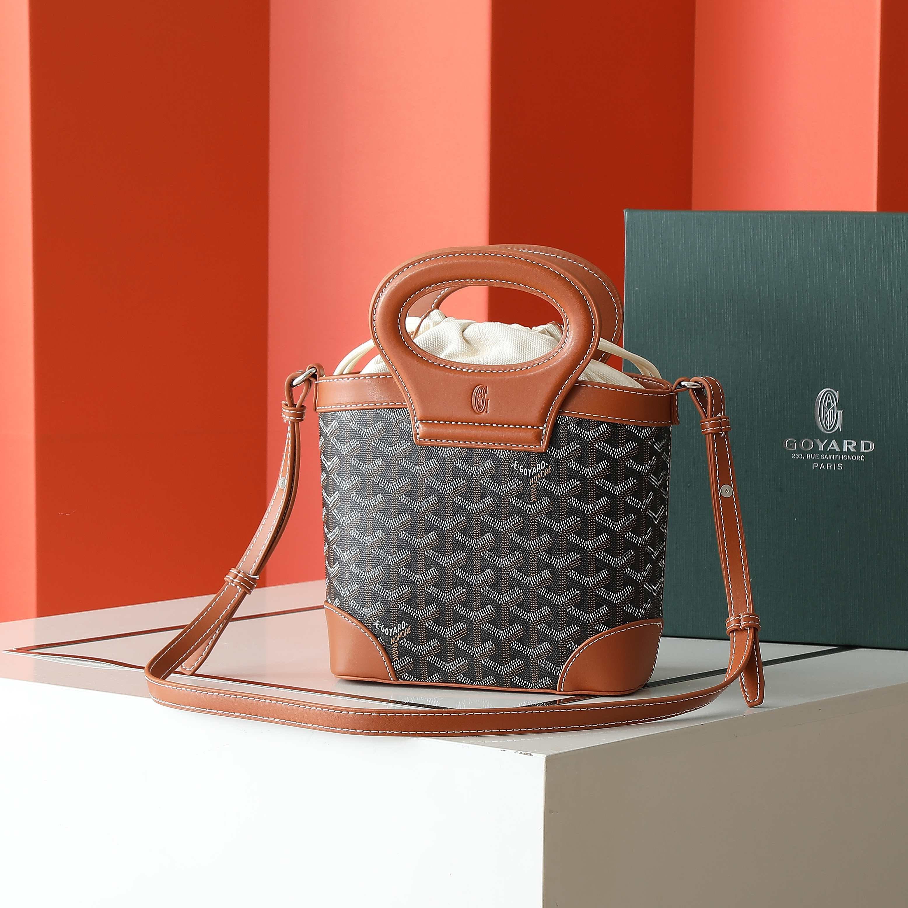 Goyard Beluga Shoulder Bags Size 23*18.5*8cm