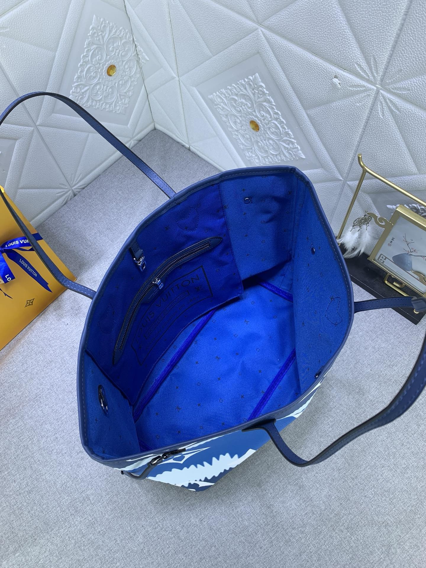 Louis Vuitton Shopping Bags 31*28.5*17cm