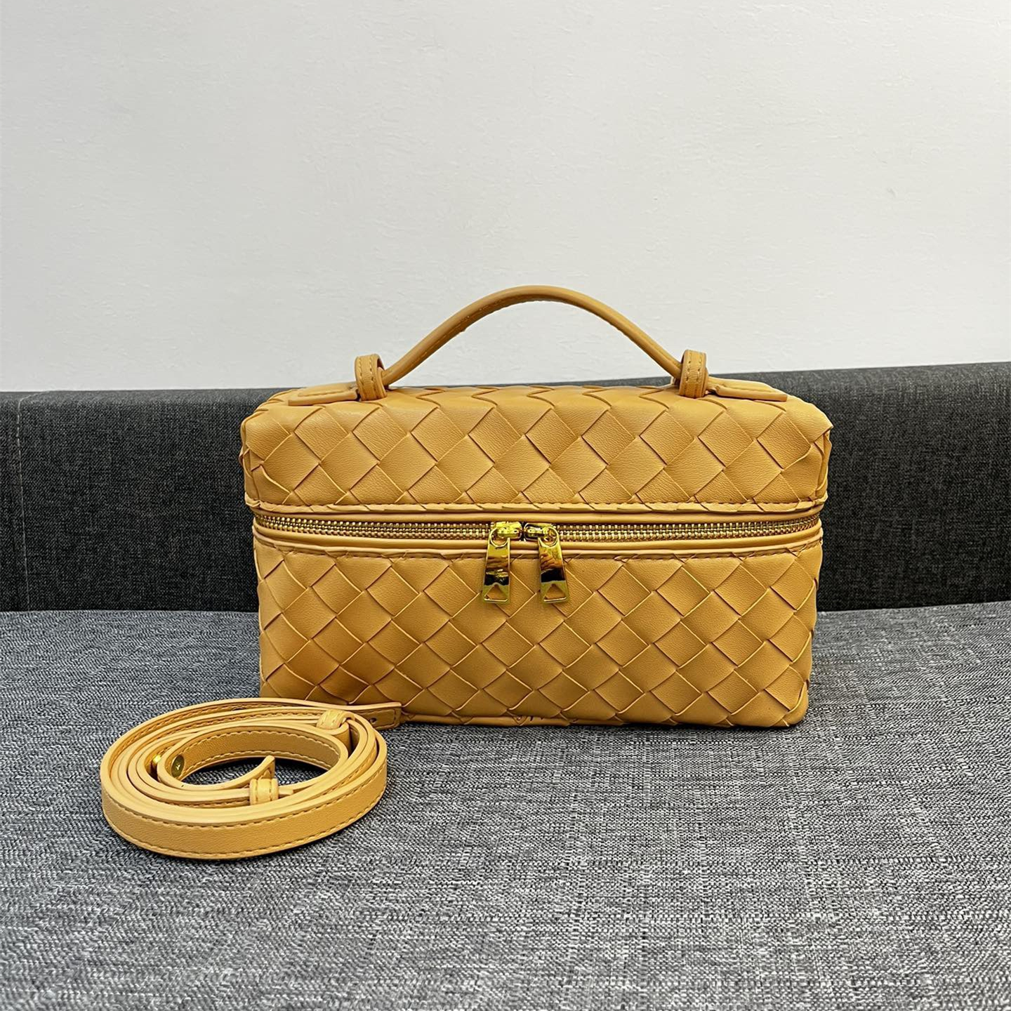 Bottega Veneta Vanity Case Shoulder Bags 24*13*6cm