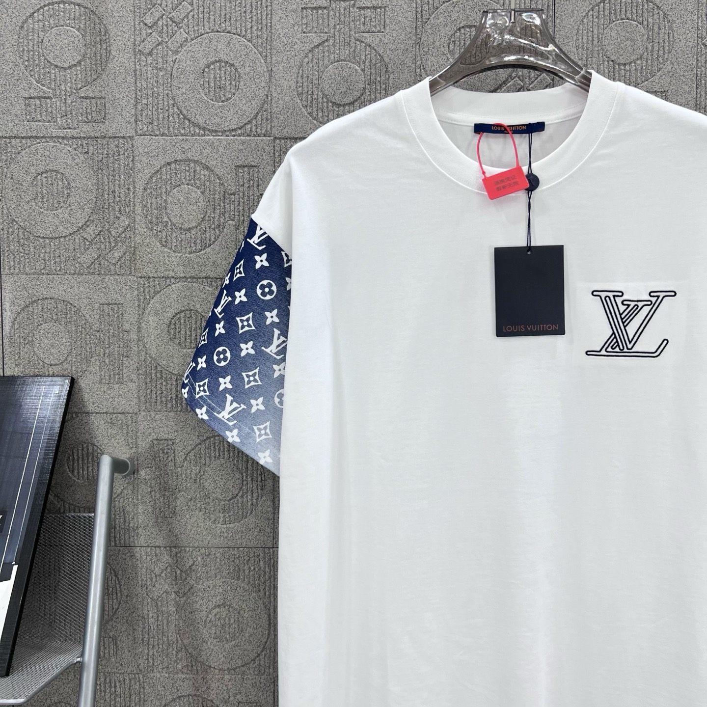 Louis Vuitton T Shirt  Embroider Logo Size XS-L