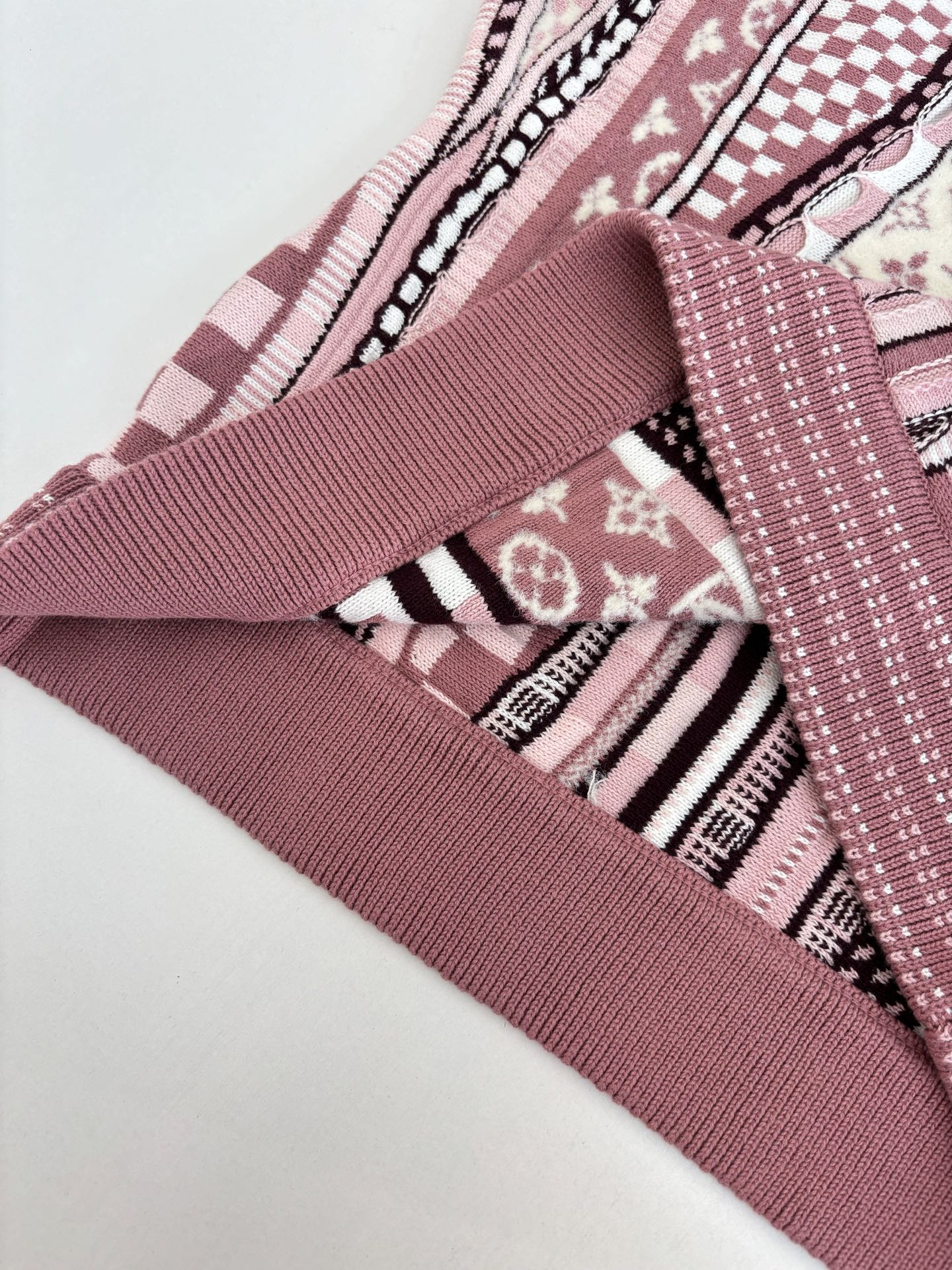 Louis Vuitton Unisex Sweatshirt Size S-XL