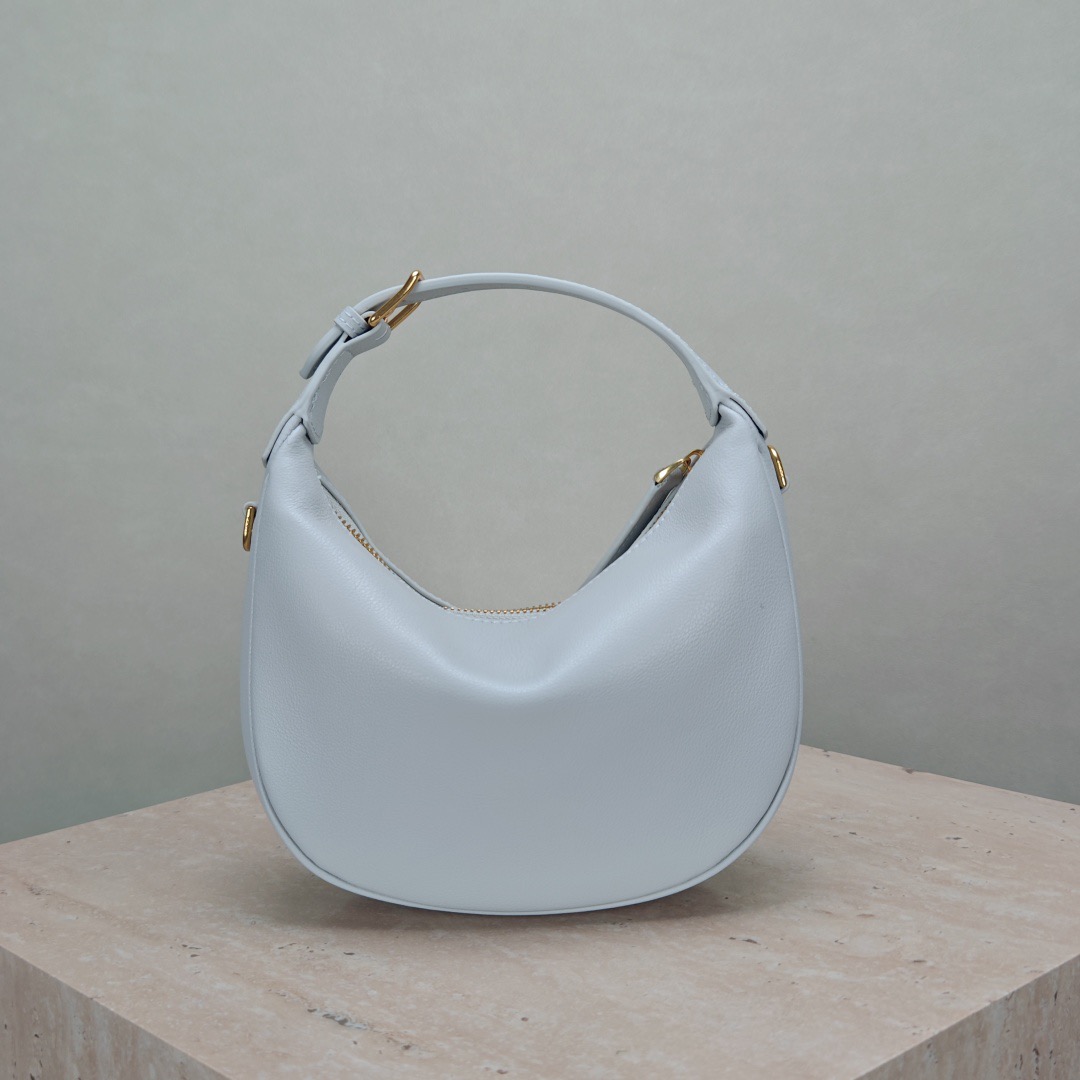 Celine 25ss Lulu Shoulder Bags Size 24*21*5cm