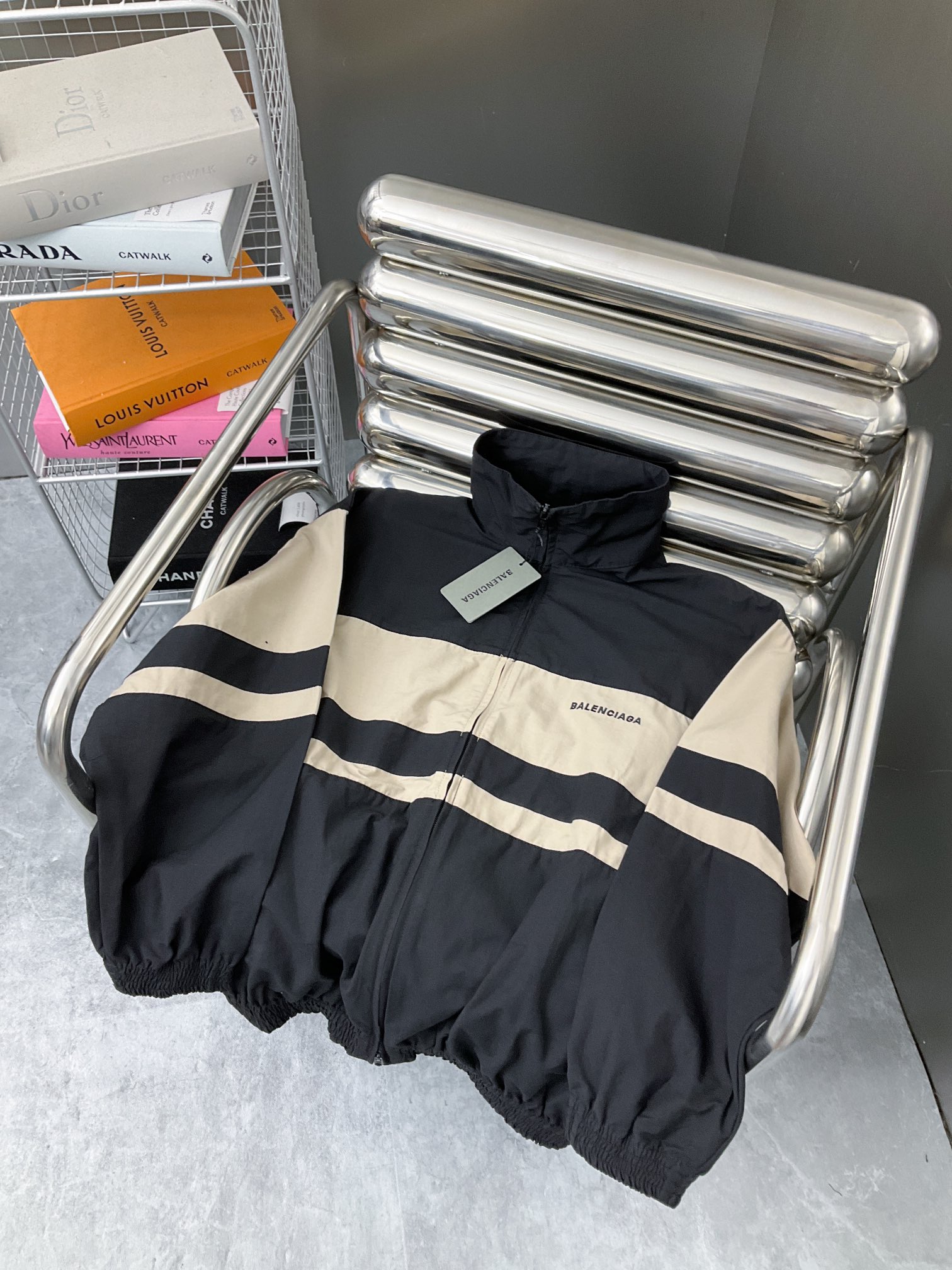 Balenciaga New Jacket Size S-XL