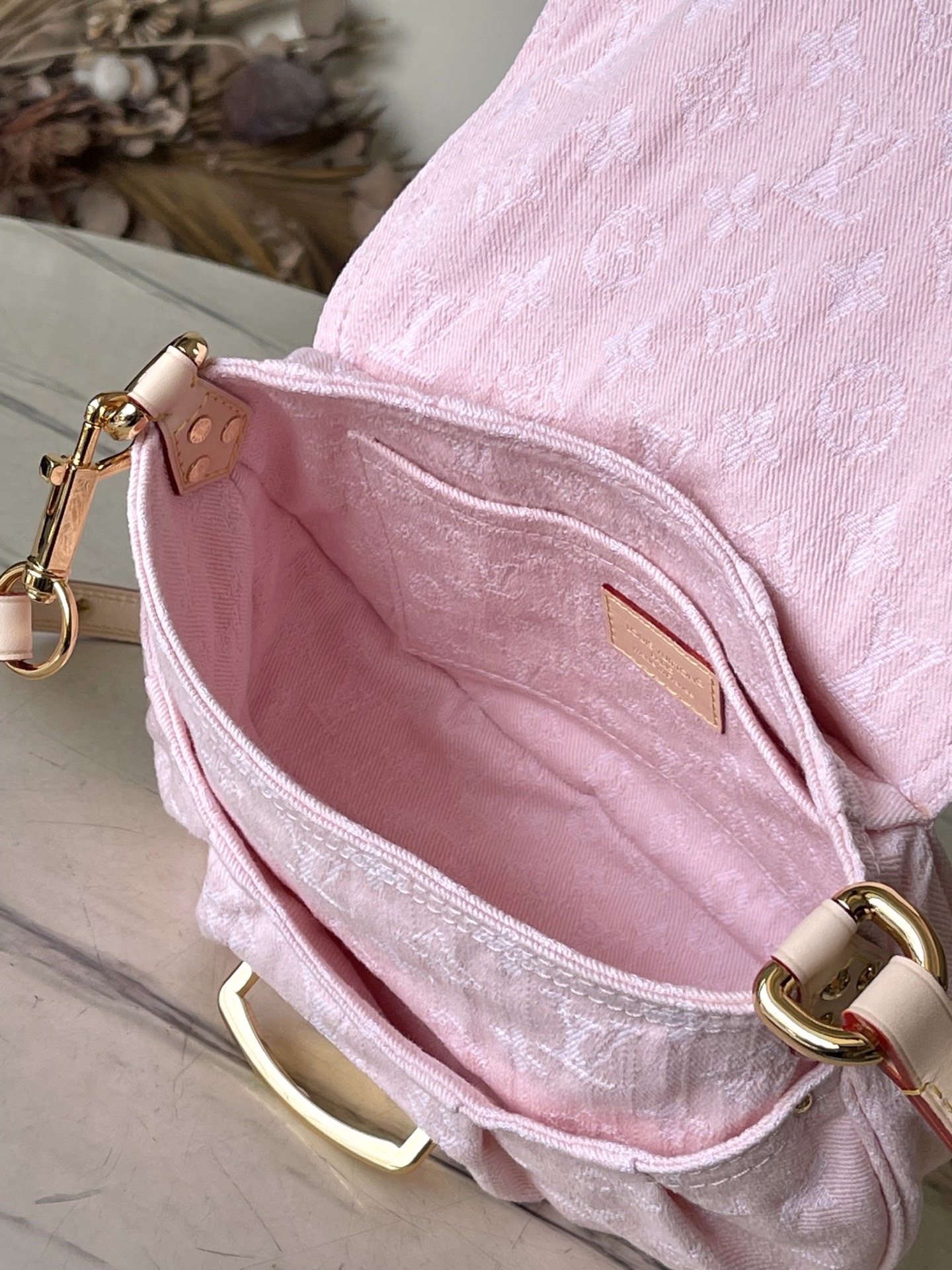 Louis Vuitton M13347 Women Shoulder Bag Size 27*18*3cm