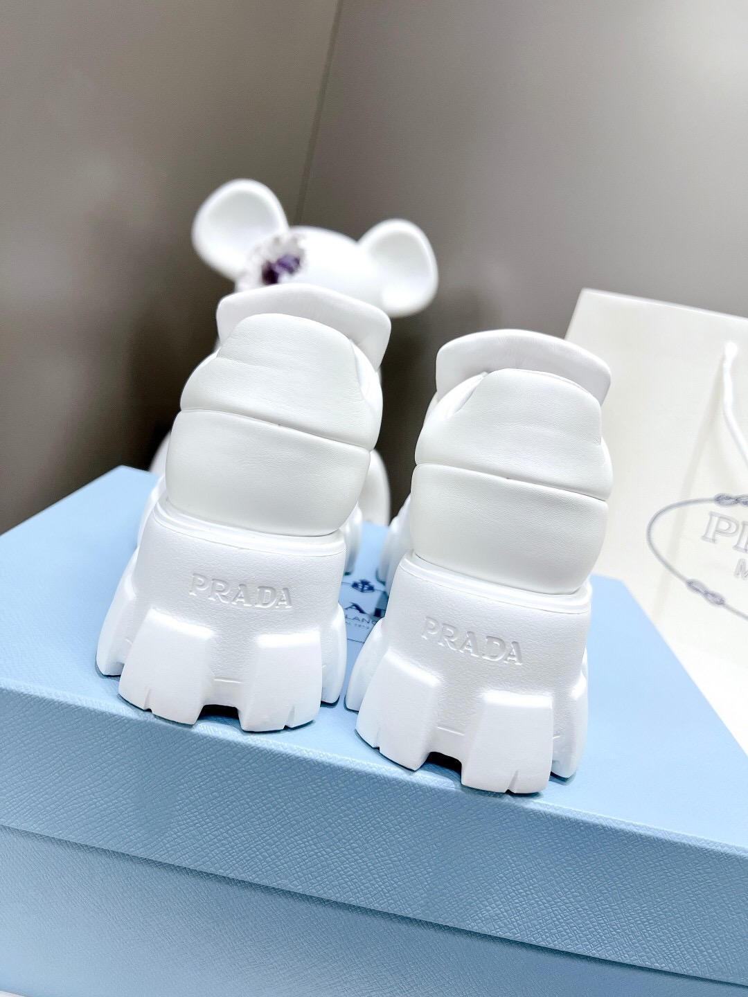 Prada 2024 New Soft padded nappa leather loafers Size 36-40