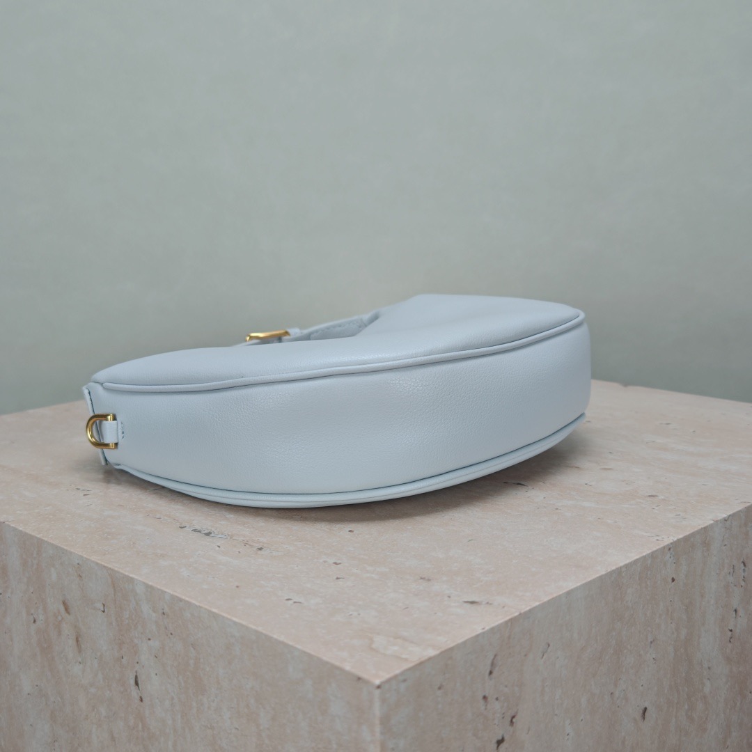 Celine 25ss Lulu Shoulder Bags Size 24*21*5cm