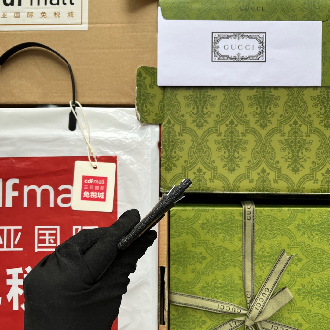 Gucci GG Card case with Interlocking Size 10*7cm Style: 673002