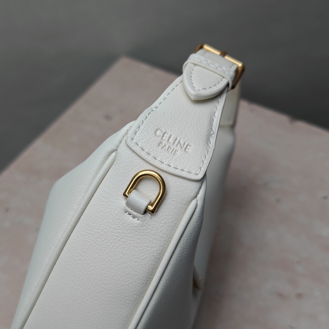 Celine 25ss Lulu Shoulder Bags Size 24*21*5cm