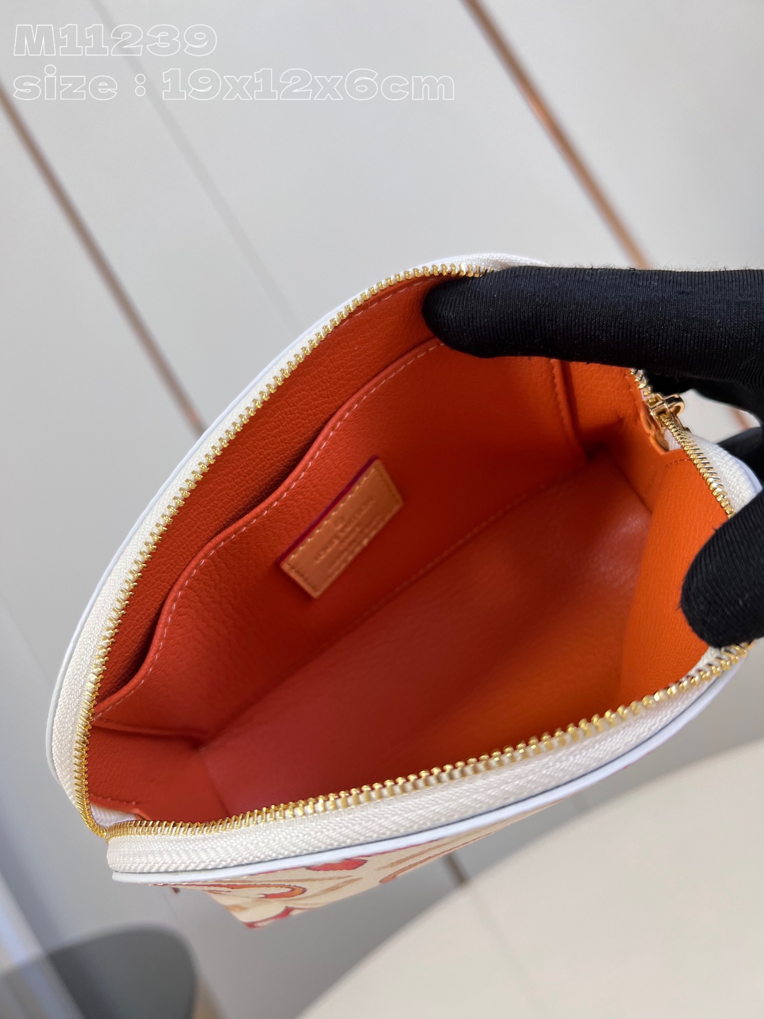 Louis Vuitton M11239 Pochette Cosmétique PM Size 19*12*6cm