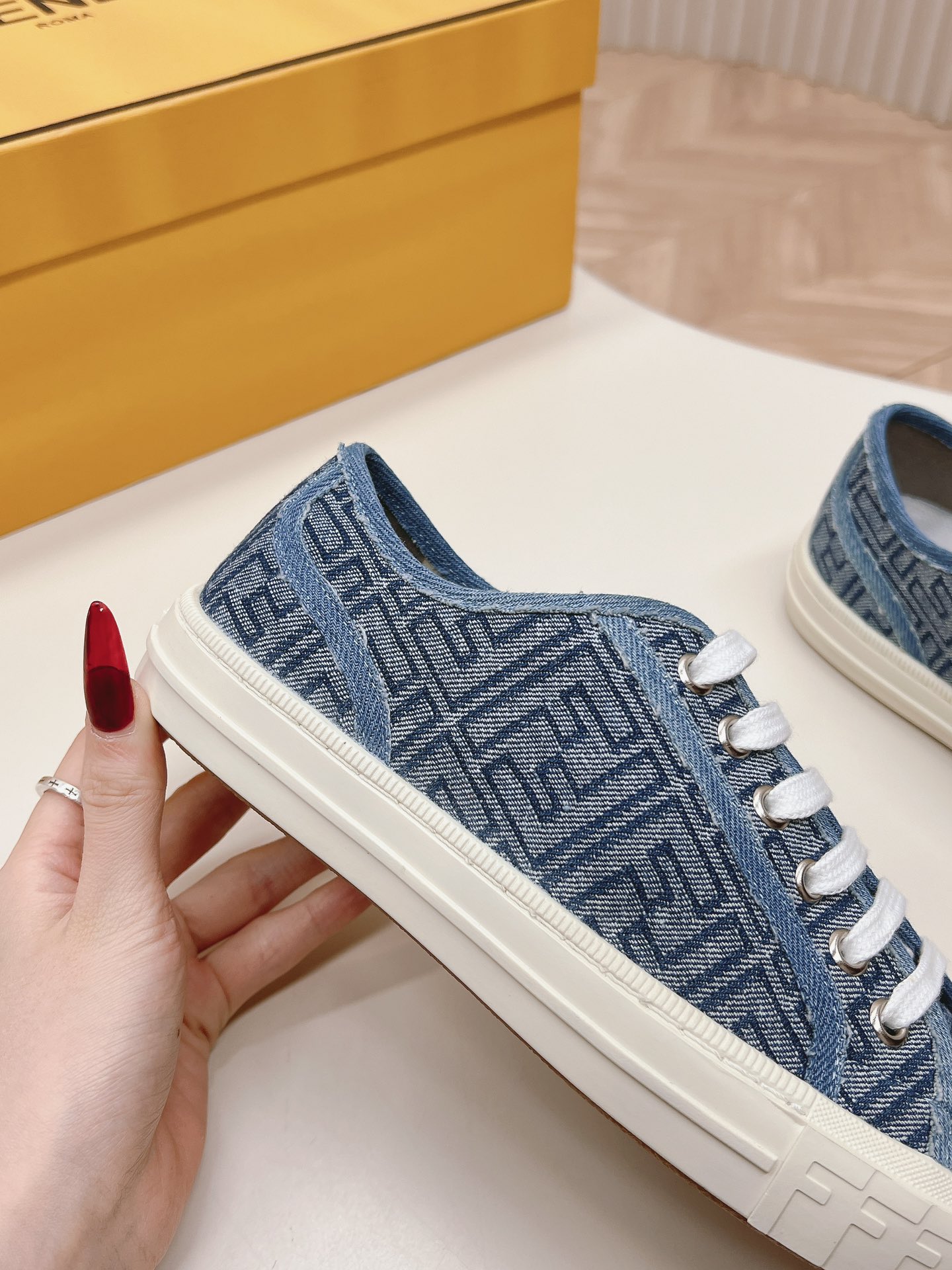 Fendi 2024ss New arrival Sneaker Size 36-40