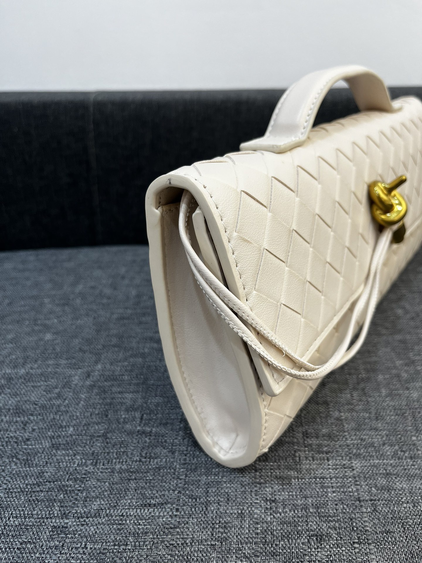Bottega Veneta Andiamo Clutch 30*13*4cm