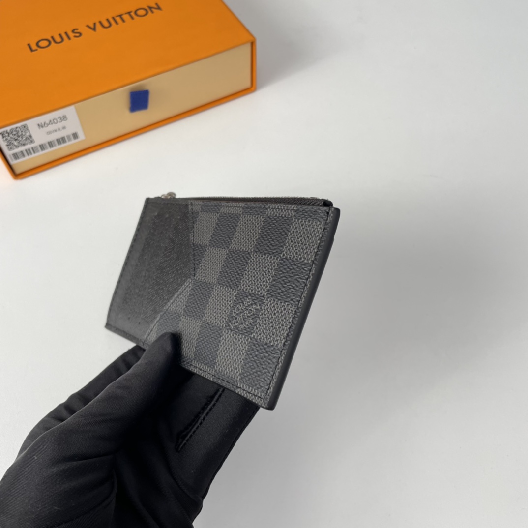 Louis Vuitton M64038 Card Holder Size 14*8cm