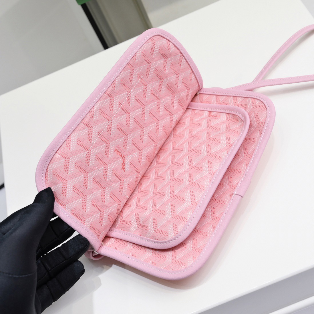 Goyard Shoulder Bags Size 20.5*14*2cm