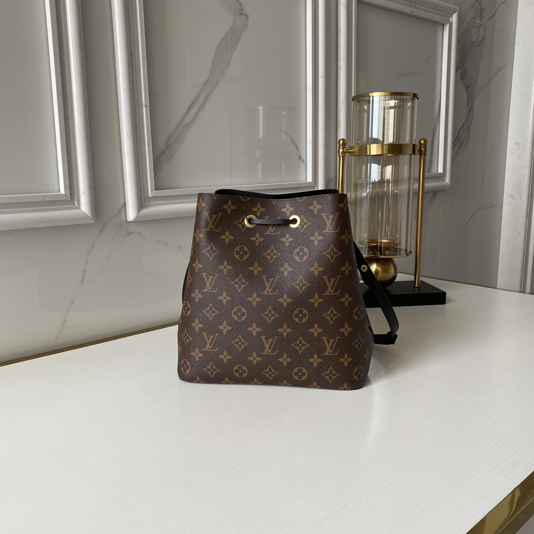Louis Vuitton M44020 NéoNoé Women Bags Size 27*26*22cm