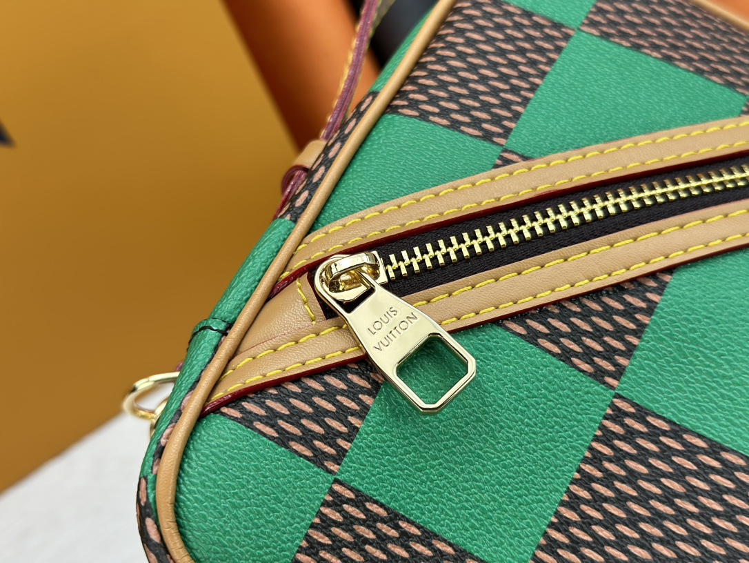 Louis Vuitton N40563 Shoulder Bags Size 20cm