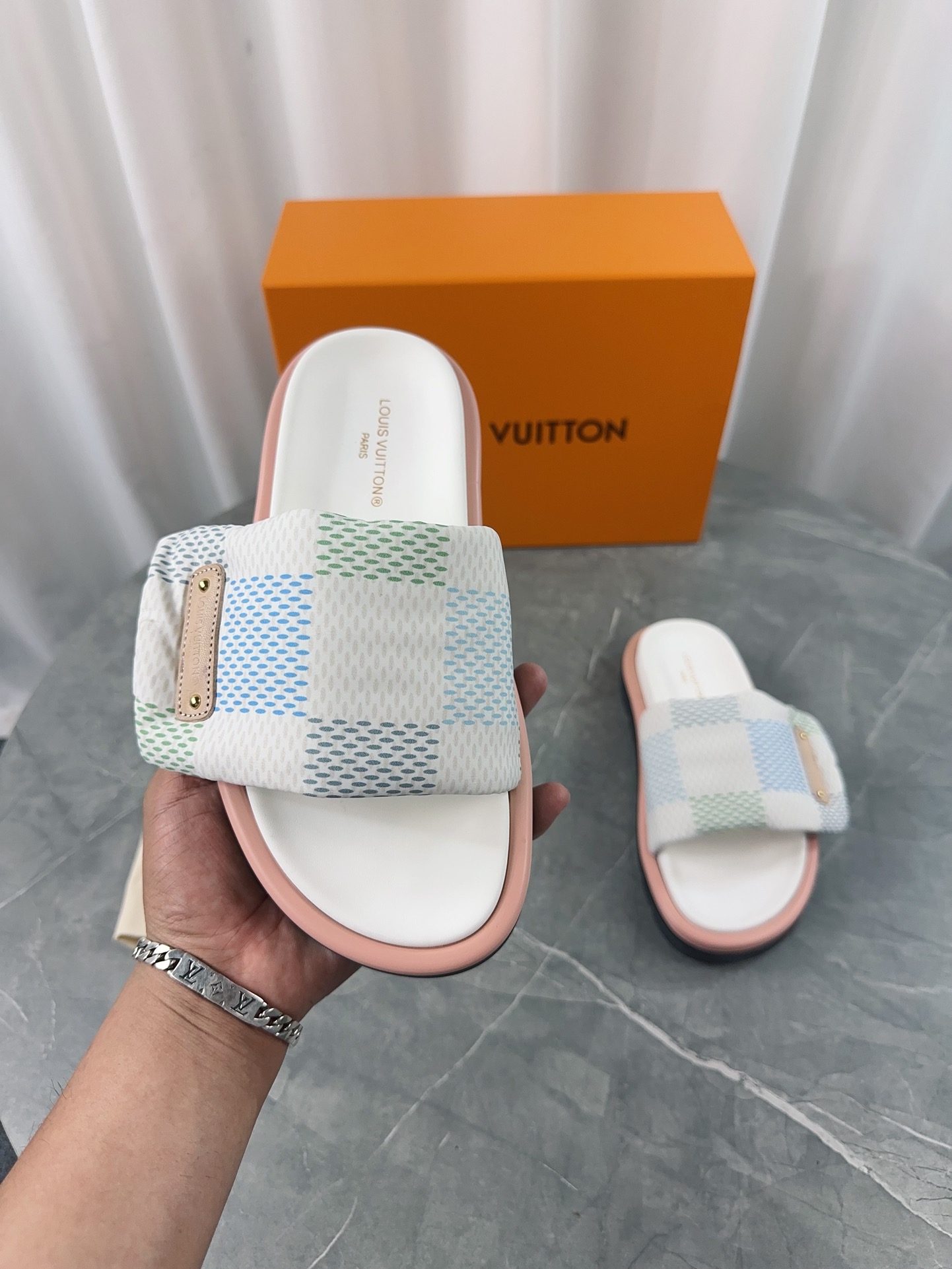 Louis Vuitton 2024ss Pool Pillow Comfort Slippers Size 36-45