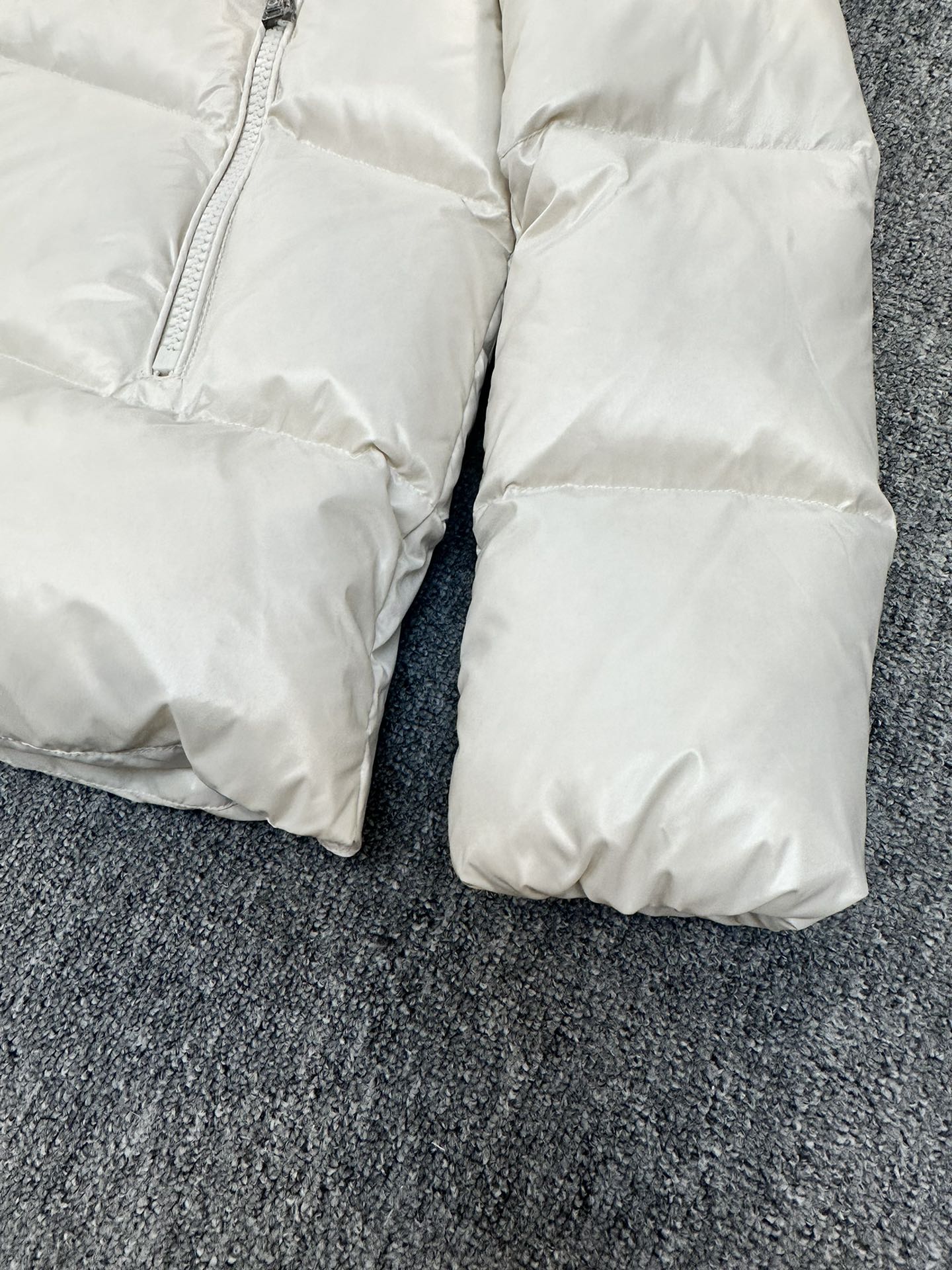 Moncler Avoce Women Down Jacket Size S-XL