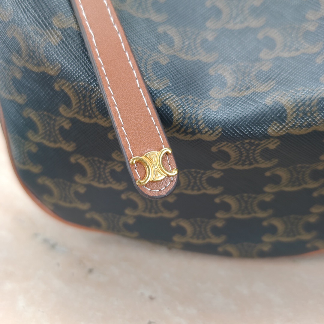 Celine 25ss Lulu Shoulder Bags Size 24*21*5cm